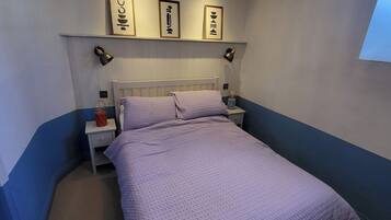 Cottage | 2 bedrooms, individually decorated, individually furnished, free WiFi