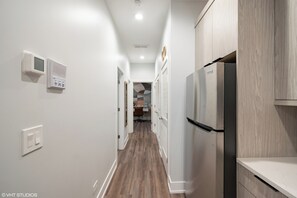 Interior - NEW Eco Stay by UChicago, Lakefront & Hyde Park! (Chicago)
