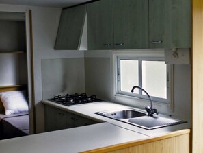 Fridge, microwave, stovetop - Camping - Piscine - ccbbdac (Vic-sur-Cère)