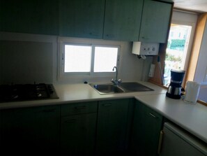 Unclassified image, 2 of 18, button