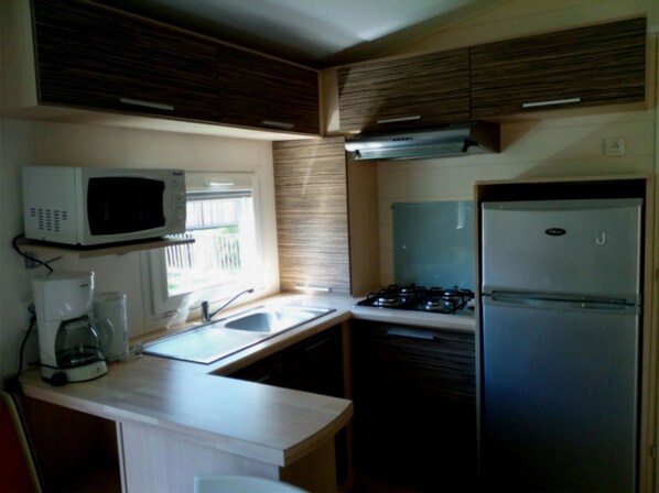 Unclassified image, 1 of 18, button - Camping 4 étoiles - Piscine - ccbbdae (Vic-sur-Cère)