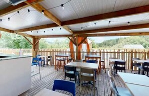 Outdoor dining - Camping - Piscine - ccbbdaf (Vic-sur-Cère)