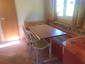 Dining - Camping - Piscine - ccbbdaf (Vic-sur-Cère)