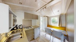 Fridge, microwave, stovetop