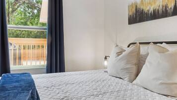 3 slaapkamers, een strijkplank/strijkijzer, wifi, beddengoed