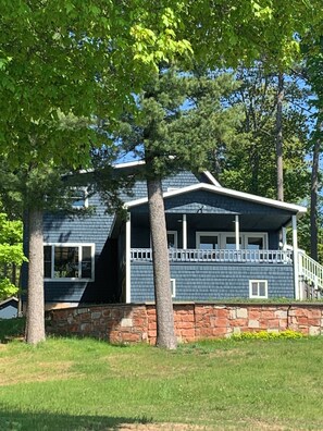 Exterior - Bootjack Lake House: Private Lakefront in the Heart of the Keweenaw (Lake Linden)