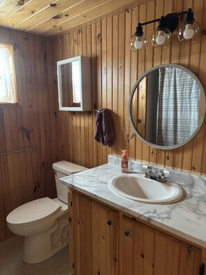 Shower, hair dryer, towels, soap - Cozy, family and pet friendly cottage that is steps to a beautiful PEI beach. (Bonshaw)