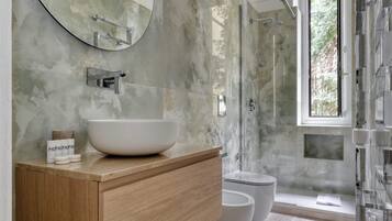 Apartment, 1 Double Bed with Sofa bed | Bathroom | Shower, bidet