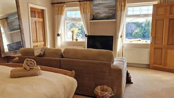1 bedroom, desk, iron/ironing board, travel cot