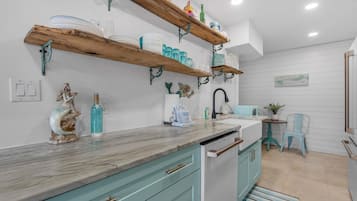 House, Multiple Beds (Tequila Sunrise on the Sound) | Interior