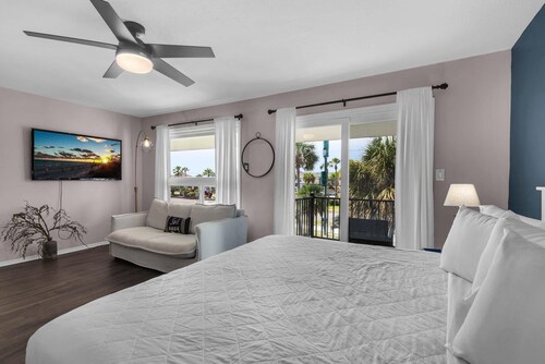 Tequila Sunrise on the Sound