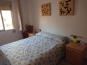 3 bedrooms, bed sheets - Apartment on the beach (Tavernes de la Valldigna)