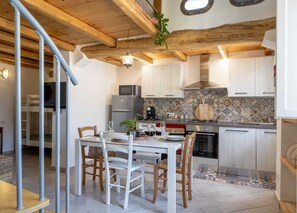 Micro-ondes, four, plaque de cuisson, lave-vaisselle