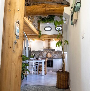 Micro-ondes, four, plaque de cuisson, lave-vaisselle