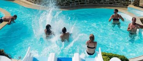 Inomhuspool och uppvärmd pool