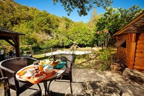 Outdoor dining - Chalet 2 étoiles - Piscine - ccbbgeb (Fenouillet)