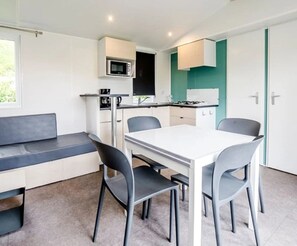 Unclassified image, 5 of 16, button