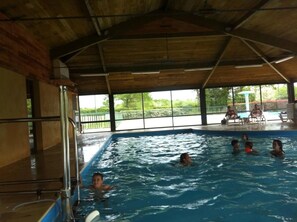 Indoor pool, a heated pool - Camping 4 étoiles - Piscine  - ccbbgib (Pressignac)