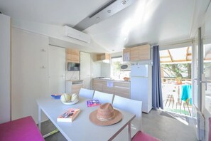 Dining - Camping 3 étoiles - Piscine  - ccbbh0c (Sussargues)