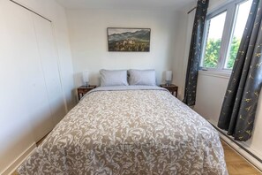 3 bedrooms, desk, iron/ironing board, WiFi