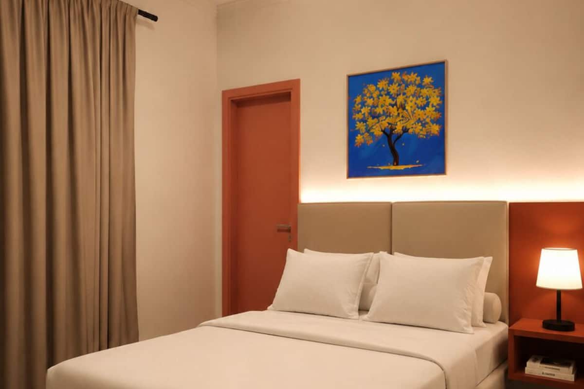 Free WiFi, bed sheets