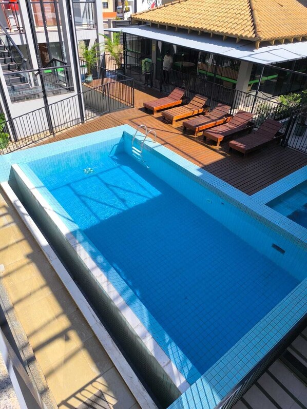 Kolam renang outdoor