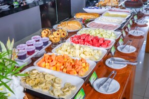 Free daily buffet breakfast - Blue Hotels (Bonito)