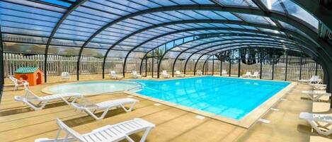 Indendørs pool, opvarmet pool