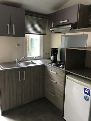 Refrigerador y parrilla de estufa 