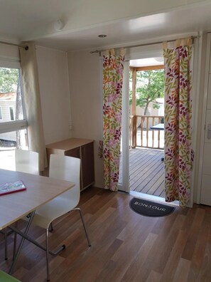 Unclassified image, 4 of 13, button - ZEcamping 3* toboggans piscine locatif 25m2 4 pers (Peynier)