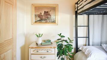 2 bedrooms, iron/ironing board, travel crib, free WiFi