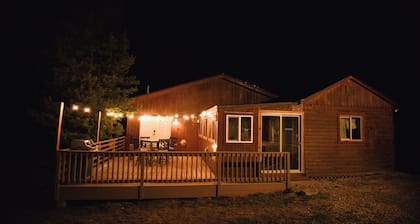 Cozy 2 bedroom Cabin in the Woods-Pet Friendly