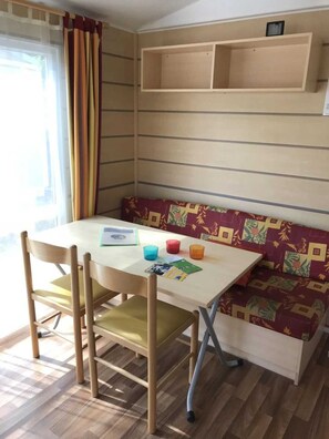 Dining - Camping 3 étoiles - Piscine  - ccbbhh0 (Peynier)