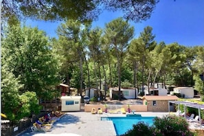 Pool - ZEcamping 3* toboggans piscine chiens acceptés locatif 6 pers (Peynier)