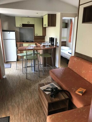 3 bedrooms, WiFi - Camping 3 étoiles - Piscine  - ccbbhhb (Peynier)