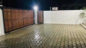 Property grounds - The White Pillow (Arugam Bay)