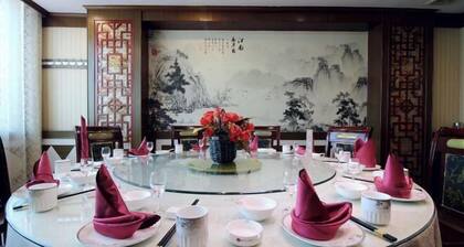 Huanyu Grand Hotel (Yishui Dongfang Shopping Center Chang'an South Road)