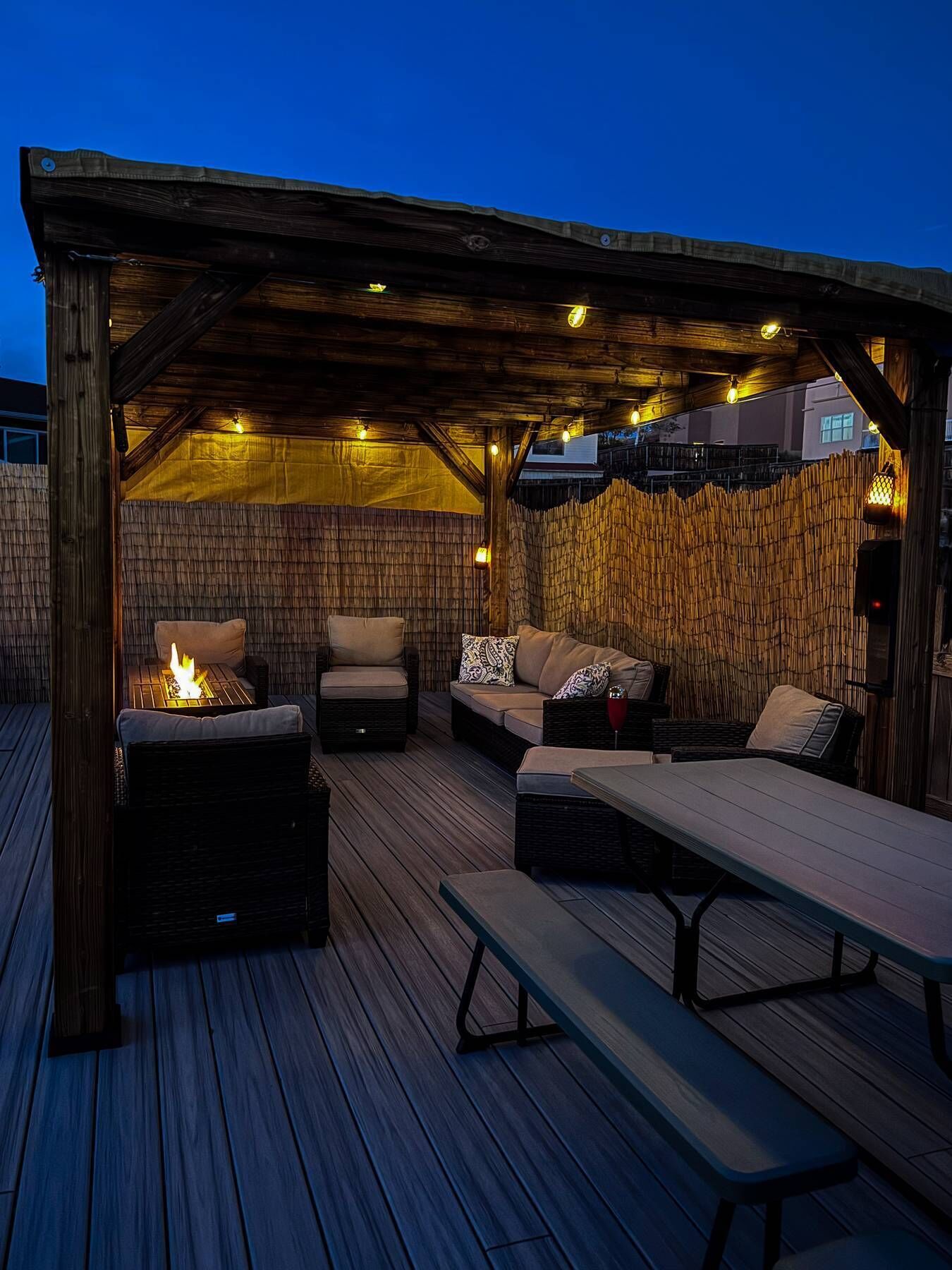 屋外ダイニングエリア