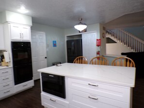 Microwave, oven, stovetop, dishwasher