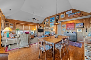 Dining - 'Loophole' | Oceanfront | Historic Cottage (Nags Head)