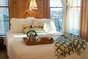 4 bedrooms, WiFi, bed sheets