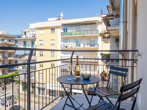 Deluxe Double Room, Balcony, City View | Balcony - Pusisò Sorrento - De Vivo Realty (Sorrento)