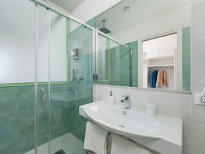 Comfort Double Room, City View | Bathroom | Shower, hair dryer, towels, soap
