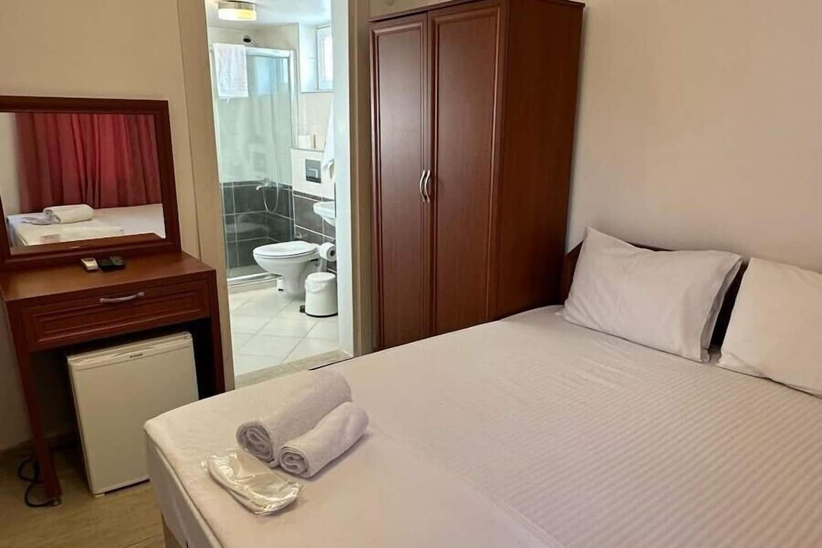 Double Room | Desk, free WiFi