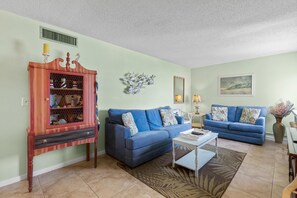 Condo, 1 Queen Bed with Sofa bed (Chateau by the Sea 34B) | Living area