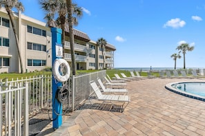 Appart'hôtel, 1 grand lit (Chateau by the Sea 34B) | Piscine | Piscine chauffée