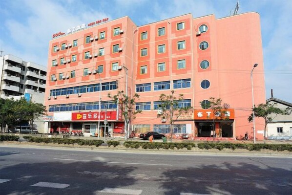 Unclassified image, 1 of 18, button - Dingding Hotel (Shanghai Pudong Airport Heqing Town) (Shanghai)