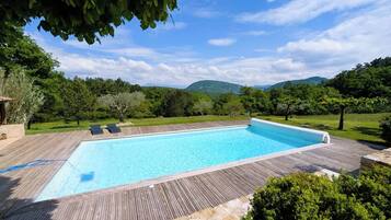 Piscine extérieure