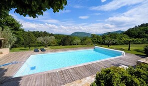 Outdoor pool - Domaine de la Pigne, tranquillity as far as the eye can see (Puy-Saint-Martin)