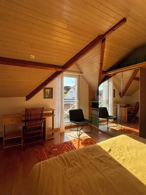 3 chambres, fer et planche à repasser, Wi-Fi, draps fournis
